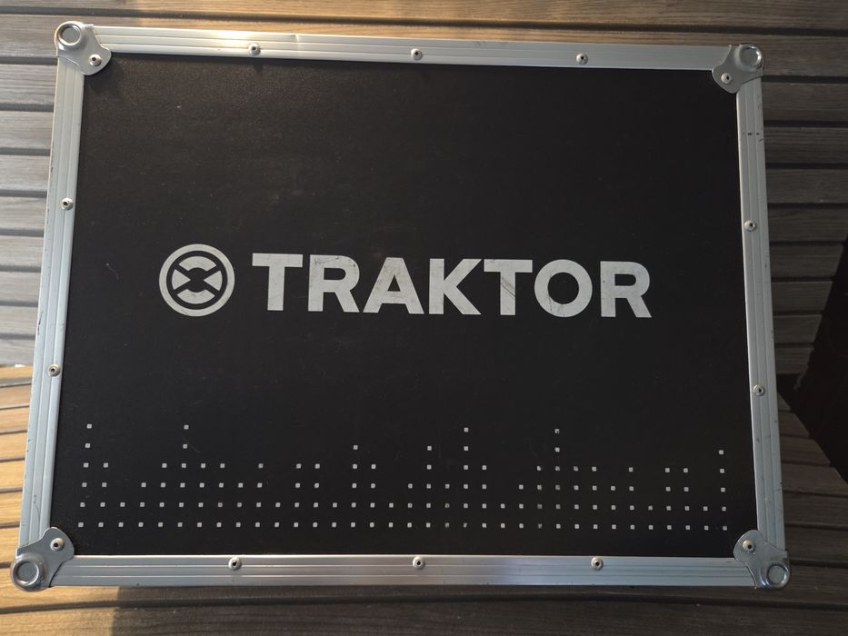 Flight Case Native Instruments TRAKTOR DJ – Profesional
