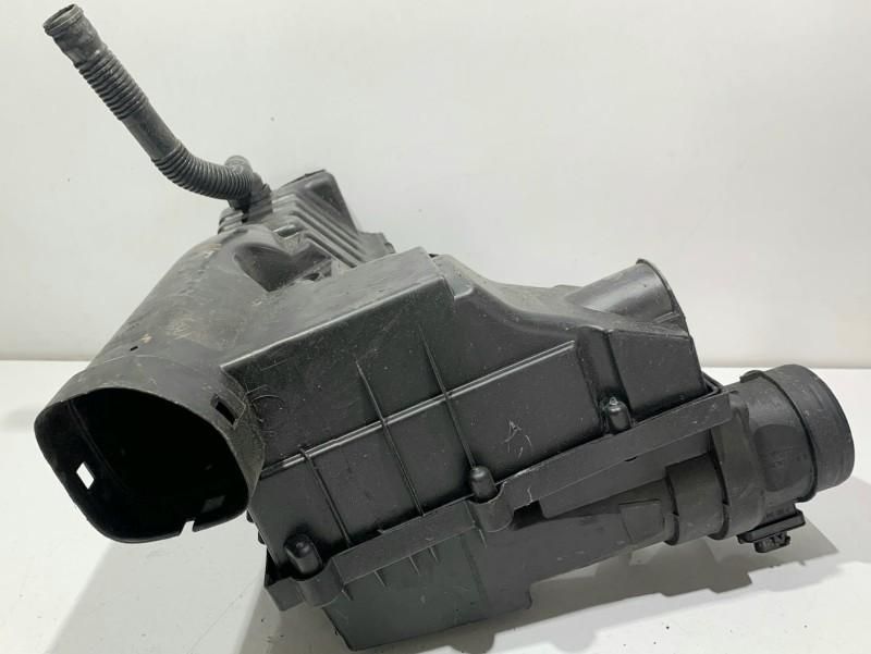 Carcasa filtru aer Volkswagen Golf 6 1.6 tdi CAYC 1K0129620D