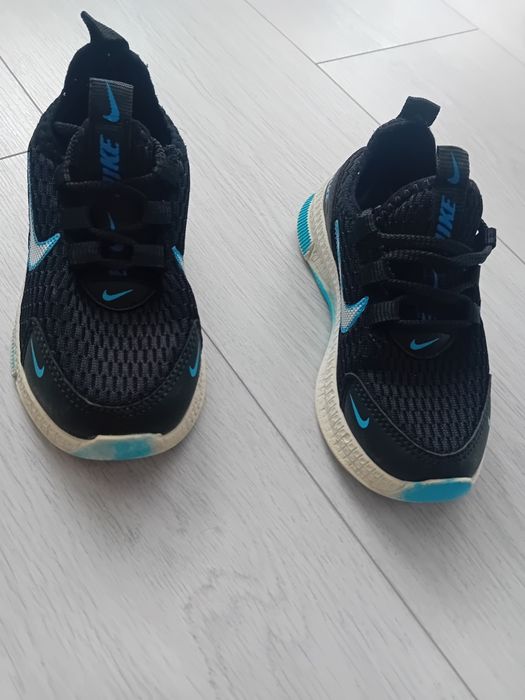 Маратонки 26,27 общо 10€