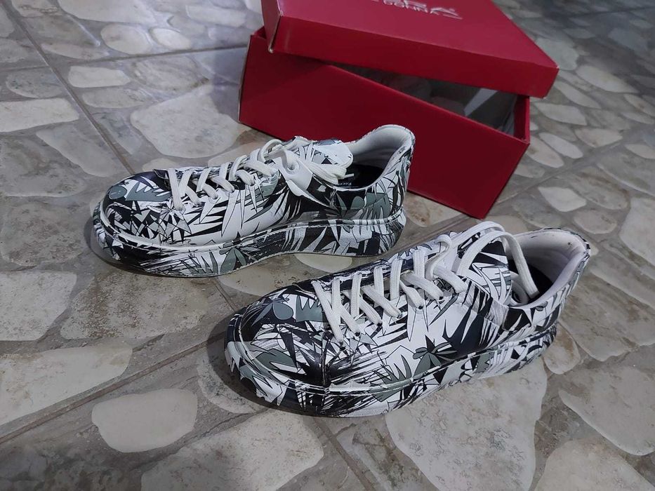 кроссовки с рисунком