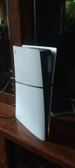 Sony PlayStation 5 Slim Digital Edition 1TB + 2 геймпада + Игры