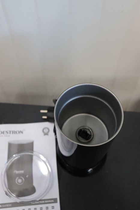 Bestron Viva Italia пенообразувател за мляко 300ml, Безжичен, 550W