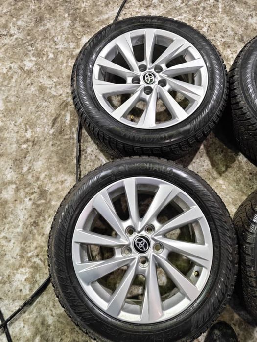 Диски от камри 70/75  Оргинал  с шинами