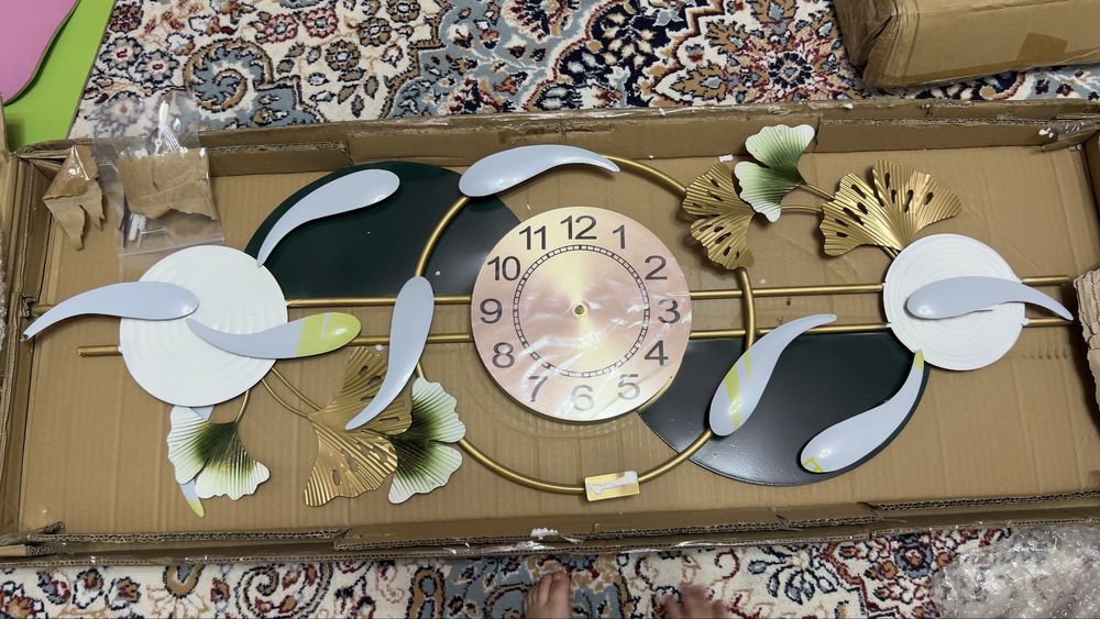 Продам часы настенные новые