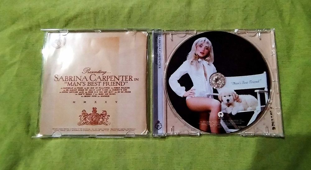 Sabrina Carpenter (man's best friend) с автограф