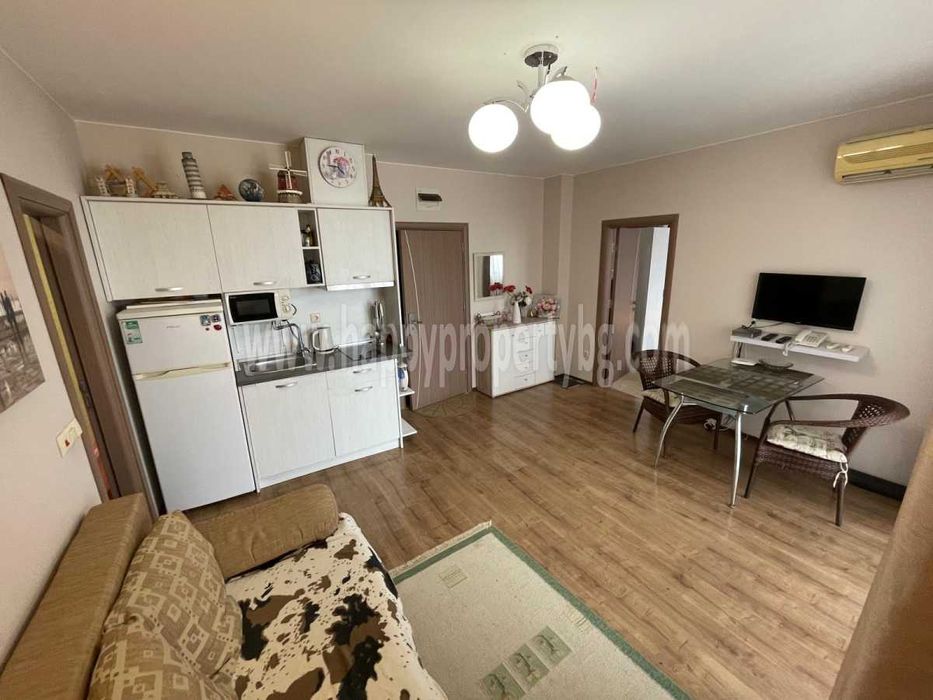 Продава се Тристаен апартамент в к.к. Слънчев бряг - 70 кв.м за 1350 €/кв.м - Снимка #1