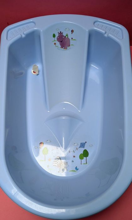 Vanita bebe fabricată în Polonia