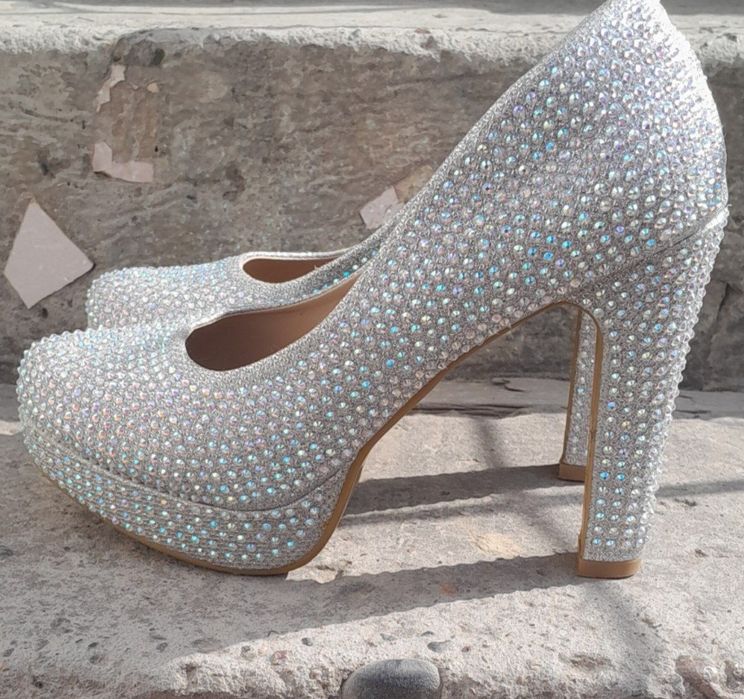 Oyoq kiymla yengide 37 38