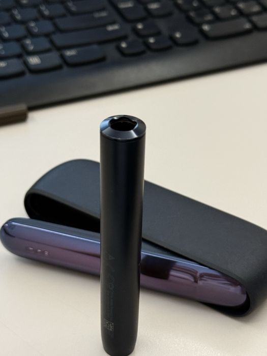 IQOS ILUMA i negru