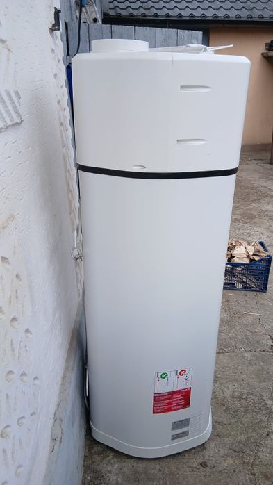 Boiler Ariston cu pompa de căldură 110l