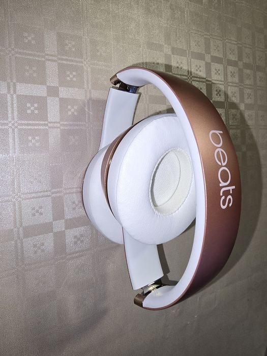 Vând căști BEATS wireless solo3