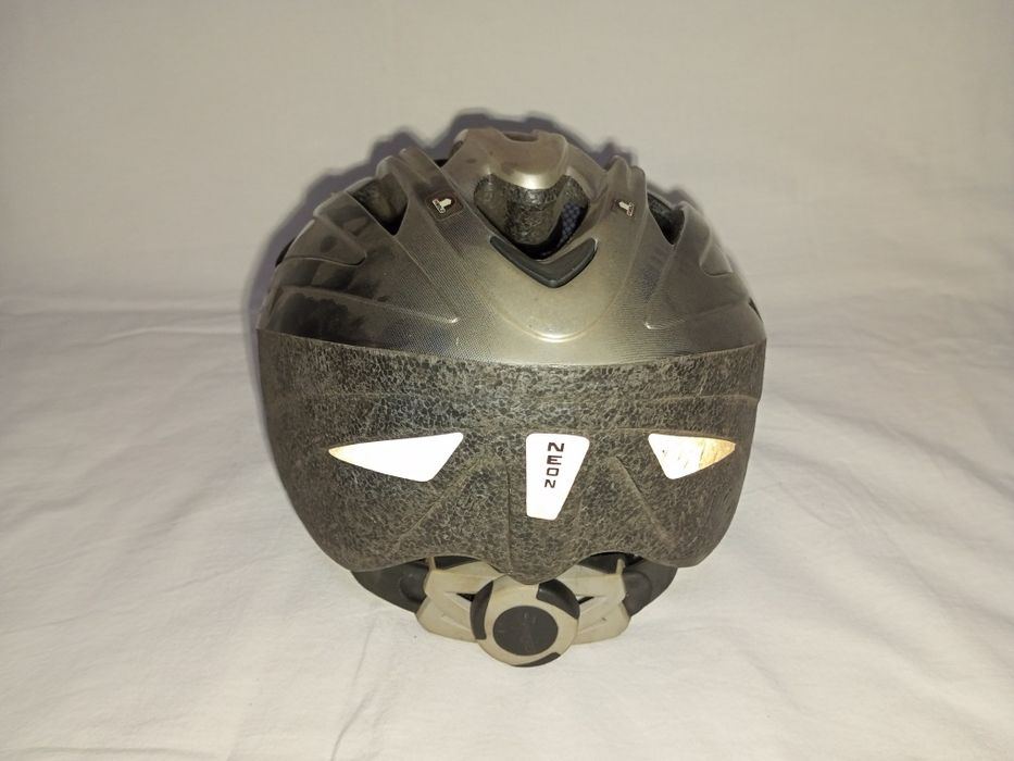Шлем каска велосипедная, универсальная.