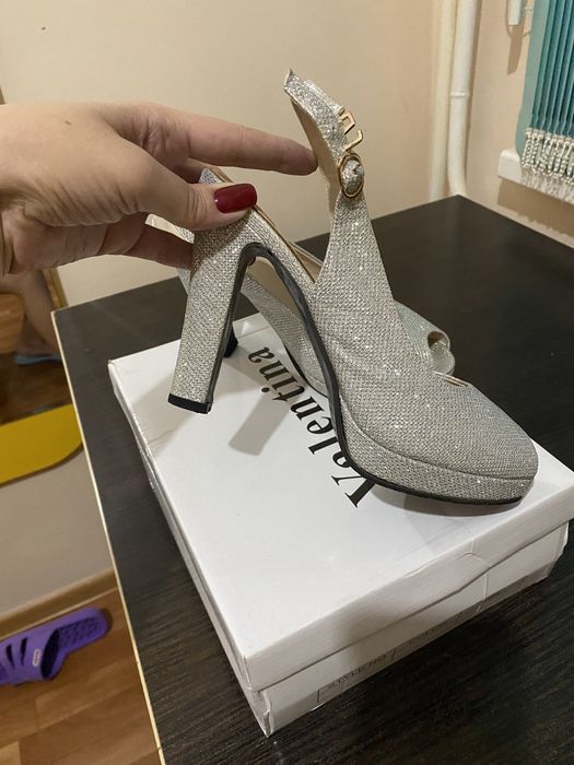 Женская обувь