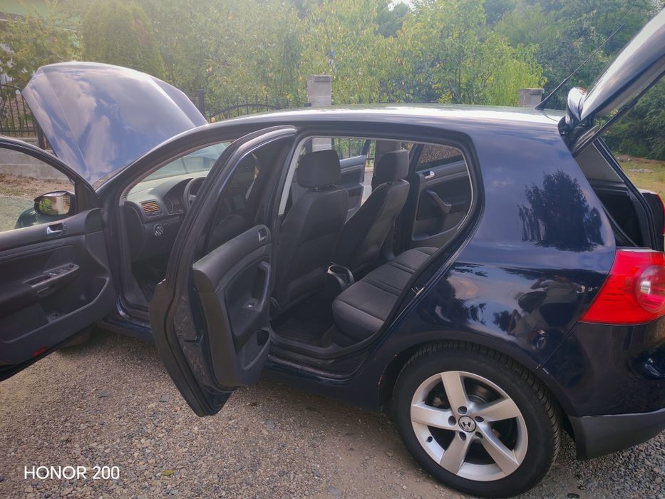 Vând golf 5 an 2006 motor 1.4  75 CP