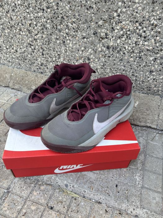 Оригинални детски маратонки Nike Team Hustle D 10 (Размер [36])