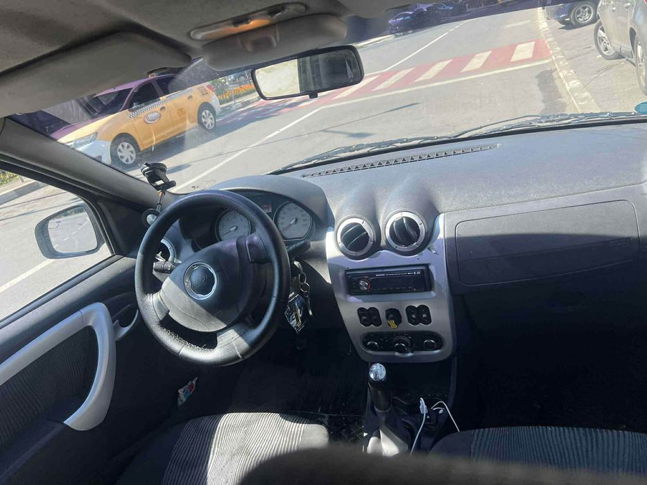 Vand dacia logan 2011 1.4 benzina