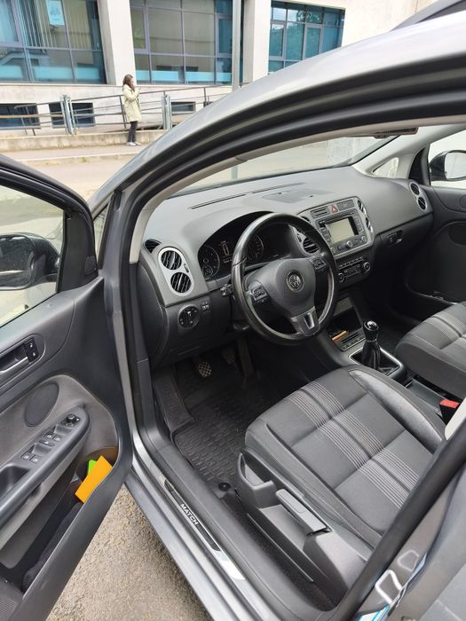 Vând Volkswagen golf plus