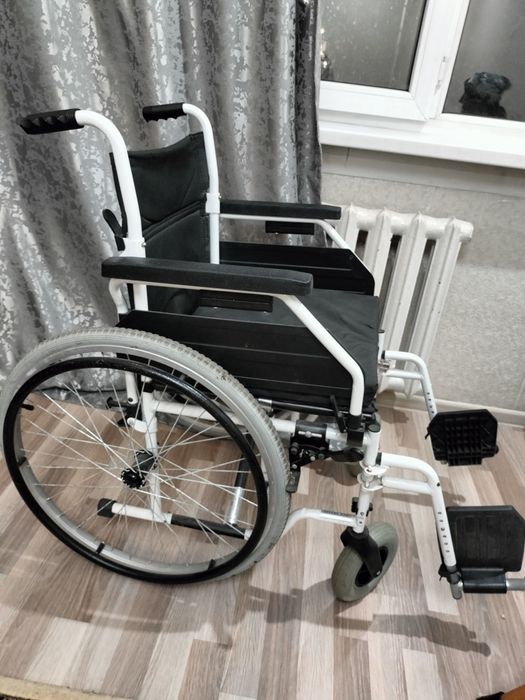 Инвалидная коляска в отличном состоянии