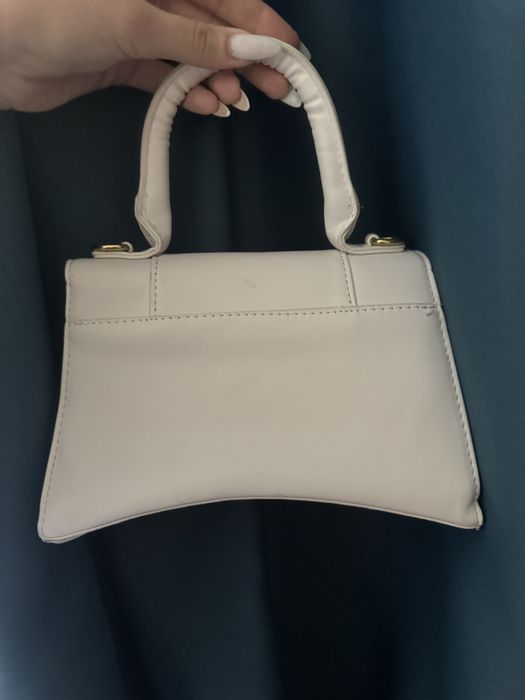 Сумка Balenciaga Hourglass