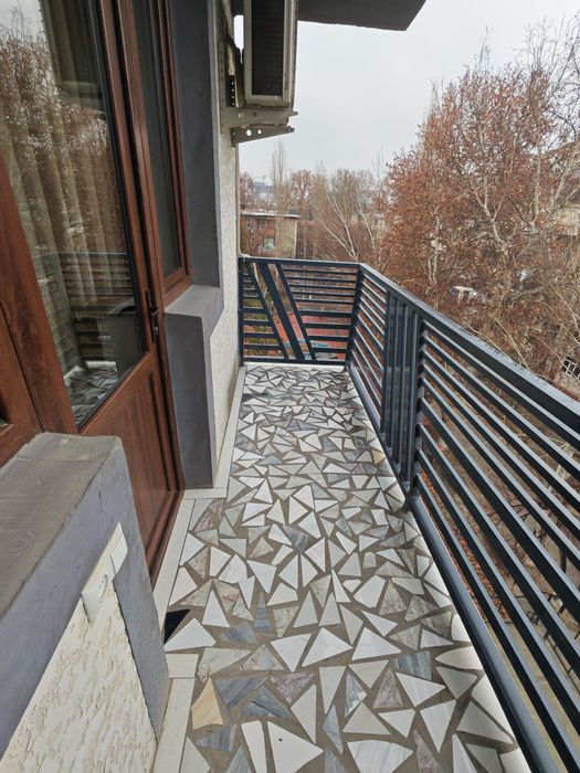 Сдаëтся новая 2-х комнатная квартира на Фрунзенском в Фергане.