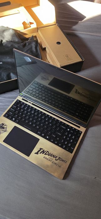 Laptop gaming Acer Predator Helios Neo 16S AI  Ultra 9, RTX 5070, OLED