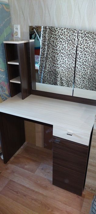 Туалетный стол продам