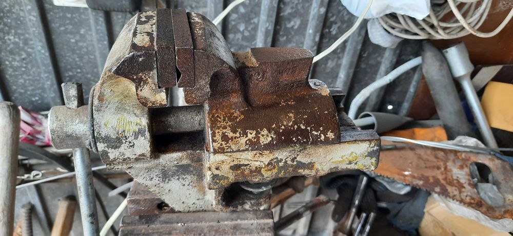 Тиски новые. Производство СССР.