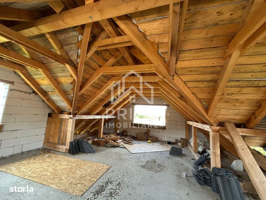 Casa de vanzare , 136 mp + 684 mp teren , Zona Totoi