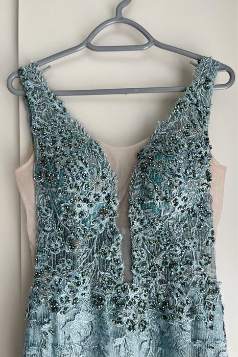 Официална рокля