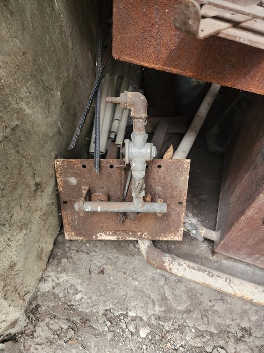 Печка для отопления  топливо(уголь, газ)