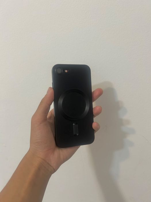 Продаю iPhone 8 (64)