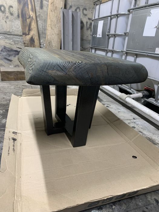 Кофейный столик из ореха