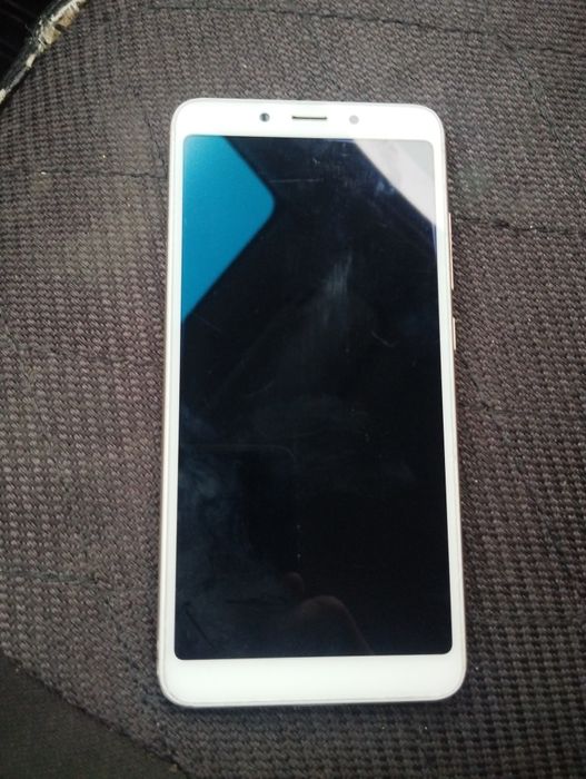 Redmi 6 , 4 оперативка 64 Гб