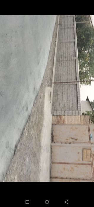 Uchastka sirochni sotiladi