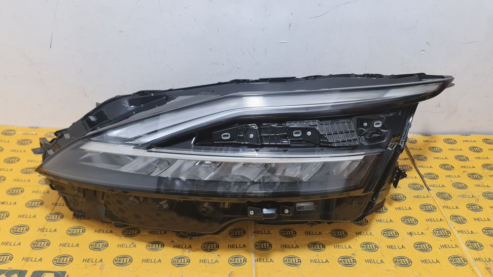 Far stanga full led adaptiv Nissan Qashqai 3 J12 koito 100-8D02J