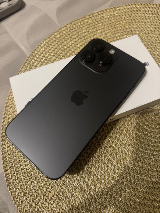 Продавам IPhone 14 Pro maks