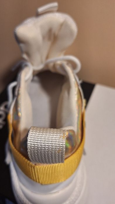 Adidas Dama Thezeus mărimea 38