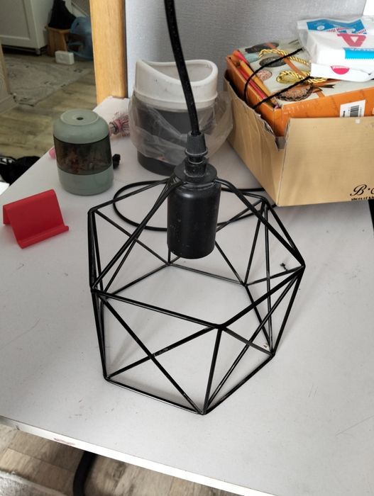 Продам люстру отличном         состоянии бу