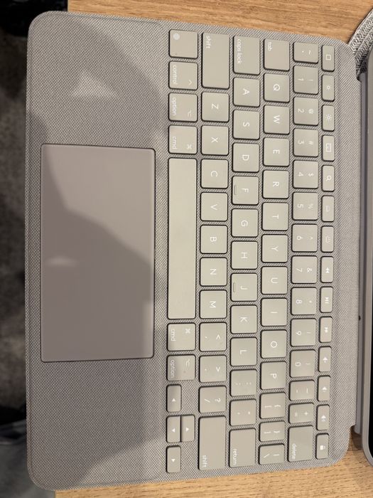 Ipad Pro 11 M1 3rd Generation + Logitec Combo Touch + Apple Pencil