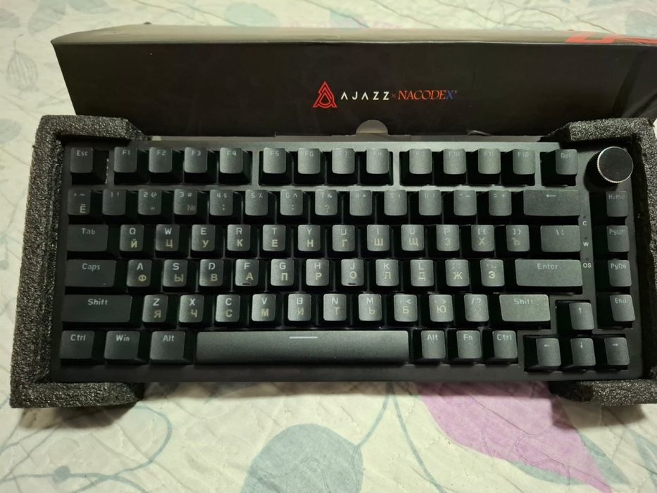 Клавиатура Ajazz Ak820 состояние относительно идеальное,торг уместен