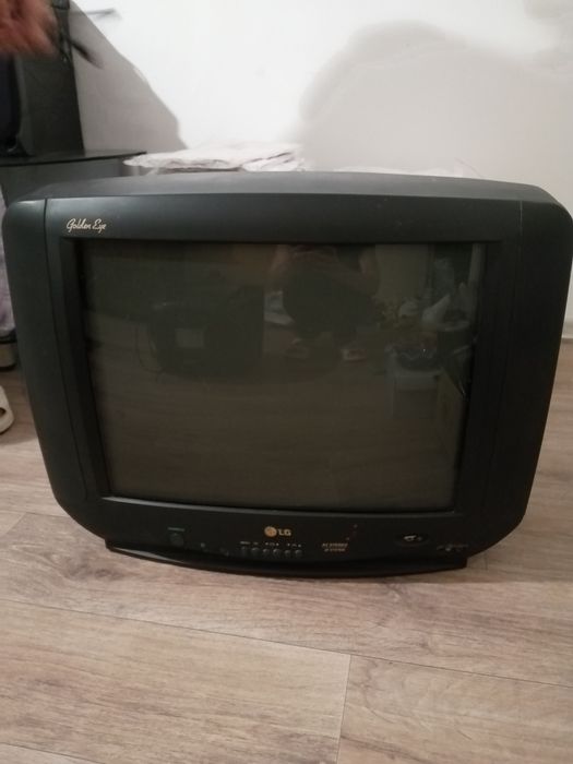 Телевизор LG продам