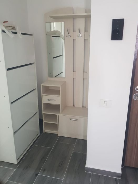 Închiriez apartament cu 3 camere