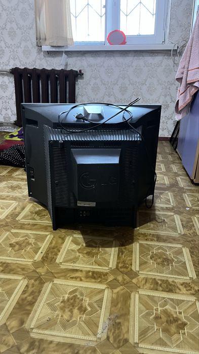 Телевизор старый LG