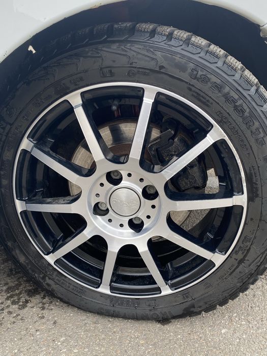 Продам диски с зимней резиной R15