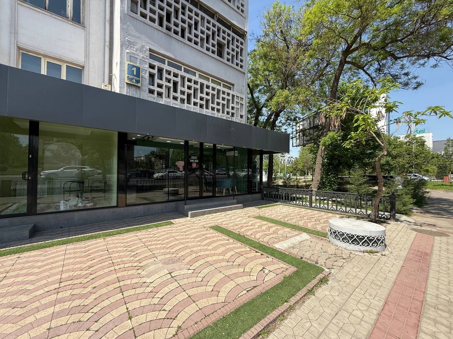 Аренда под бутик,аптека,магазин,офис и т.д ор: Алайский базар Ц-4