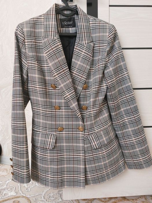 Ayollar kastyumi, pidjakt