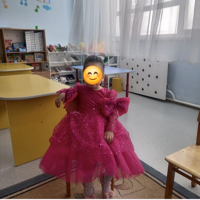 Платье нарядное на 5-6 лет