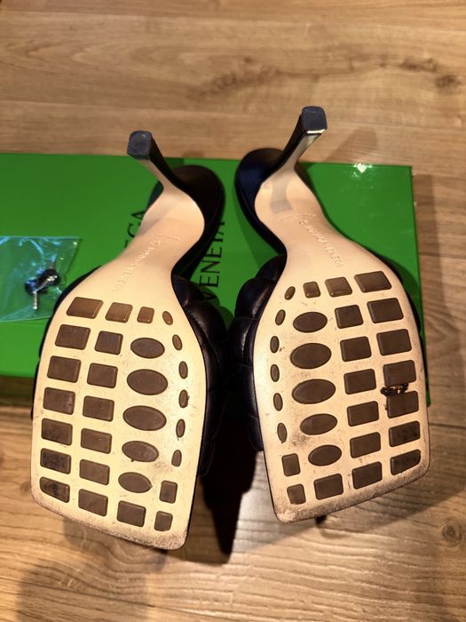 Saboti Bottega Veneta, marimea 37 , utilizati. In stare impecabila.