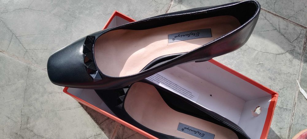 Обувки дамски нови