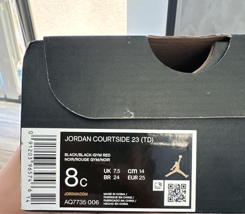 Новые  кроссовки Jordan